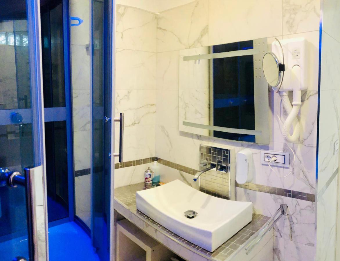 Parisa Suite Rome Bagian luar foto