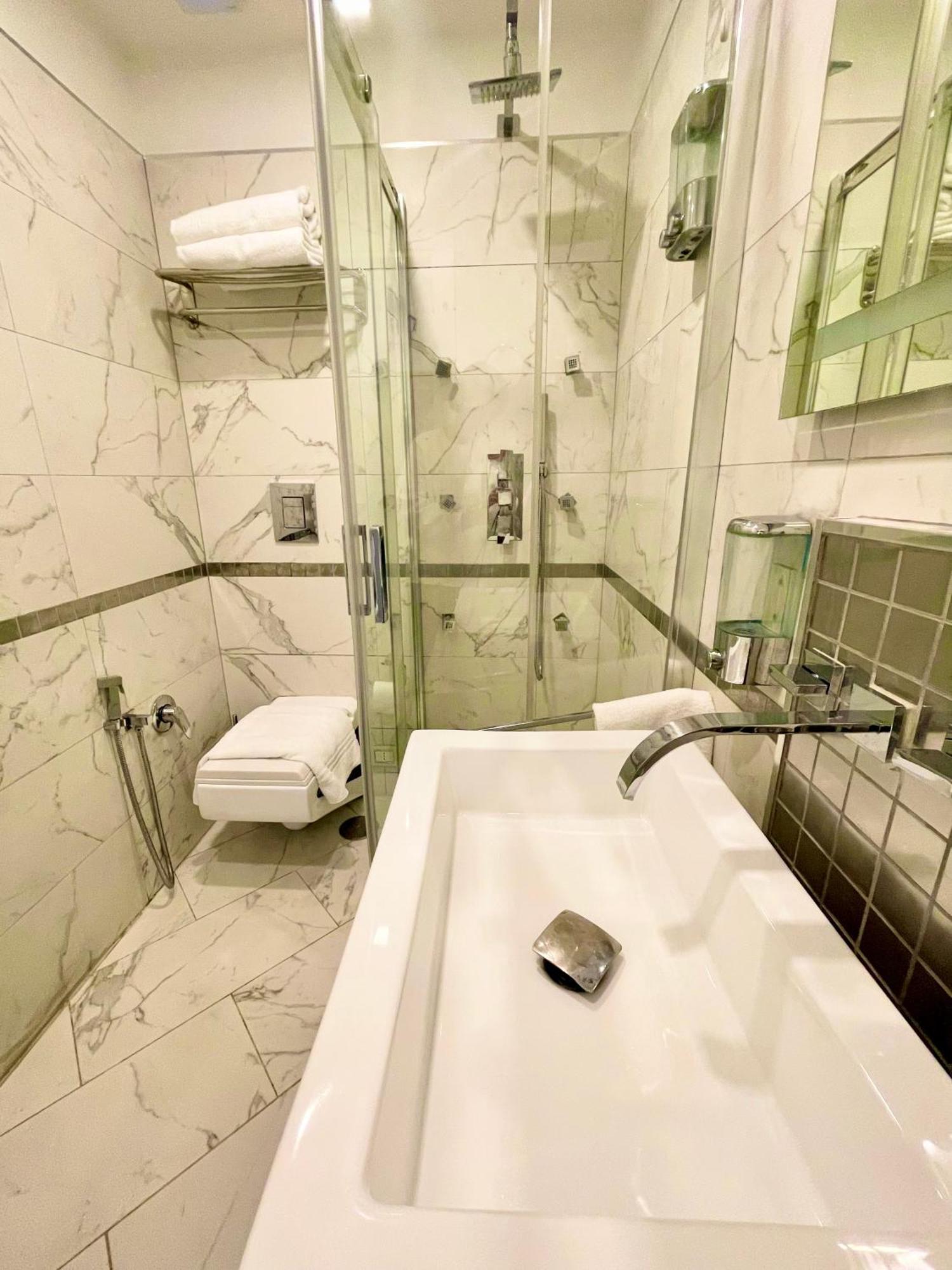 Parisa Suite Rome Bagian luar foto